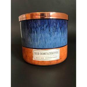 Bath & Body Works coconut & eucalyptus candle